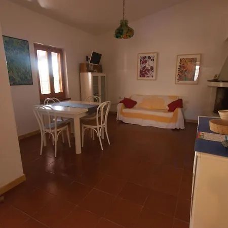 Villa Paolina, Private Pool, Large Shady Patio, Bbq Calasetta