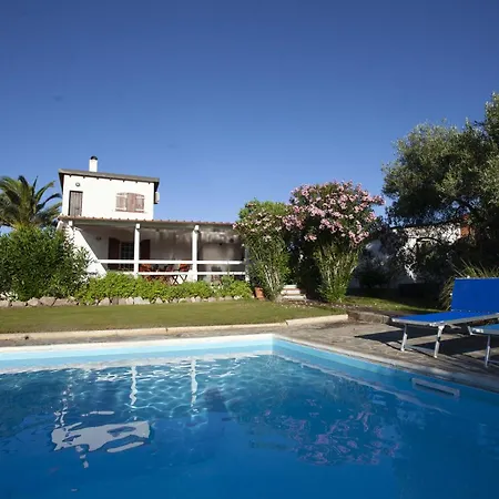 Villa Paolina, Private Pool, Large Shady Patio, Bbq Calasetta