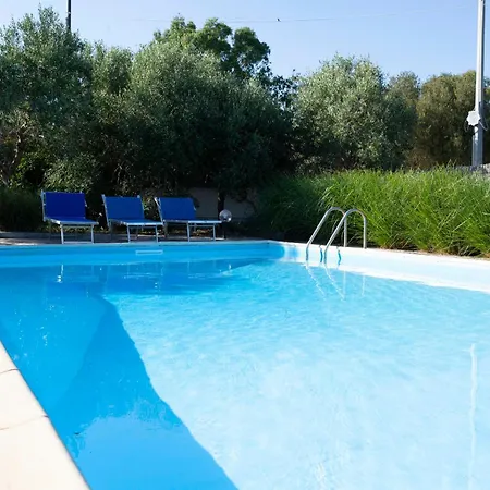 Paolina, Private Pool, Large Shady Patio, Bbq Villa Calasetta
